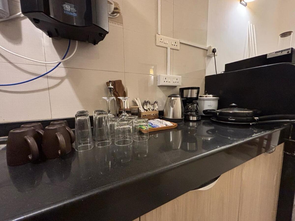 Stylish 1bhk Near Airport By Cozycave - Plg201 *