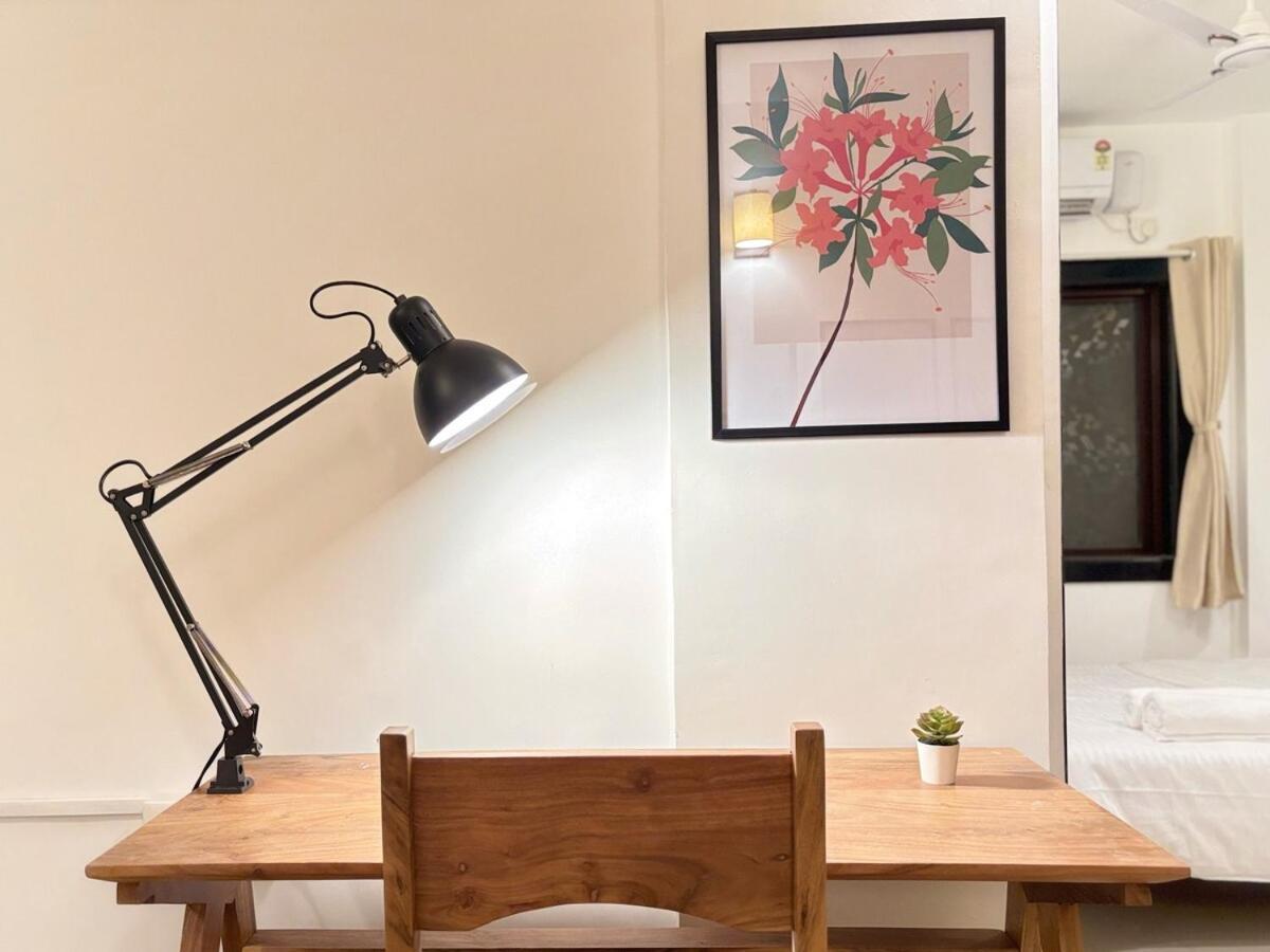 Stylish 1bhk Near Airport By Cozycave - Plg201 Apartment